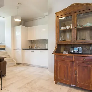 https://apart-invest-apartament-wiwi-3.szklarskaporebahotels.net